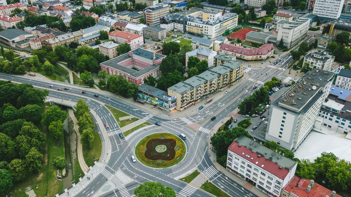 Ludzkie szczątki wystające z ziemi. Taki widok zaskoczył mieszkańców Białegostoku