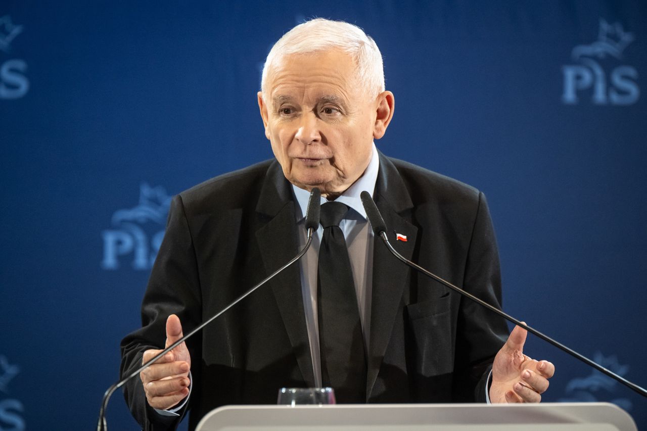 Kaczyński atakuje "tęczową flagę". Mówi o "trzeciej wojnie"