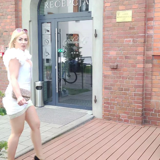 Jessica z "Rolnika" na komunii siostry
