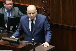 Nerwowo w Sejmie. Na mównicy pojawił się Matecki, krzyki na sali