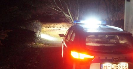 Mężczyzna wpadł do szamba. Po pół godzinie wołanie o pomoc usłyszał sąsiad