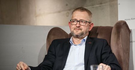 Zatrzymanie Ziemkiewicza na lotnisku. Brytyjska poseł nie kryje satysfakcji. Pokazała pismo