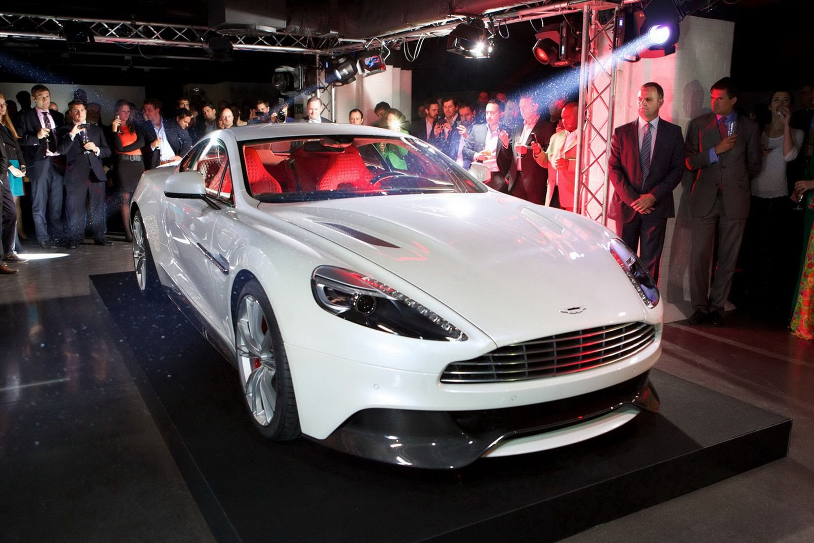 2013 Aston Martin Vanquish - uczta dla oczu [galeria] 37