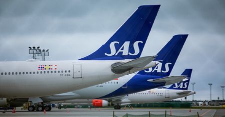Samolot spóźnił się minutę. Prawie 160 pasażerów na kwarantannie