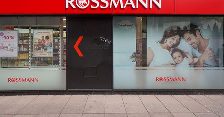 51,99 zł zamiast 76,99 zł w Rossmannie. Przyda się podczas wakacji
