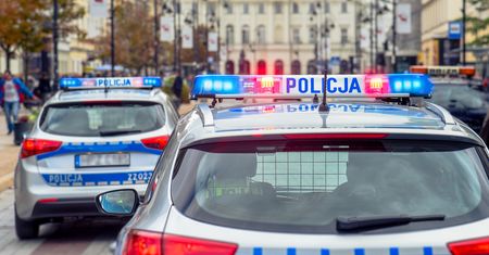Fałszywa inwestycja z wizerunkami znanych osób. Mieszkanka Buska-Zdroju straciła blisko 90 tys. zł