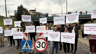 "Godzina ciszy na Solnej". Zgromadzili się w miejscu tragedii