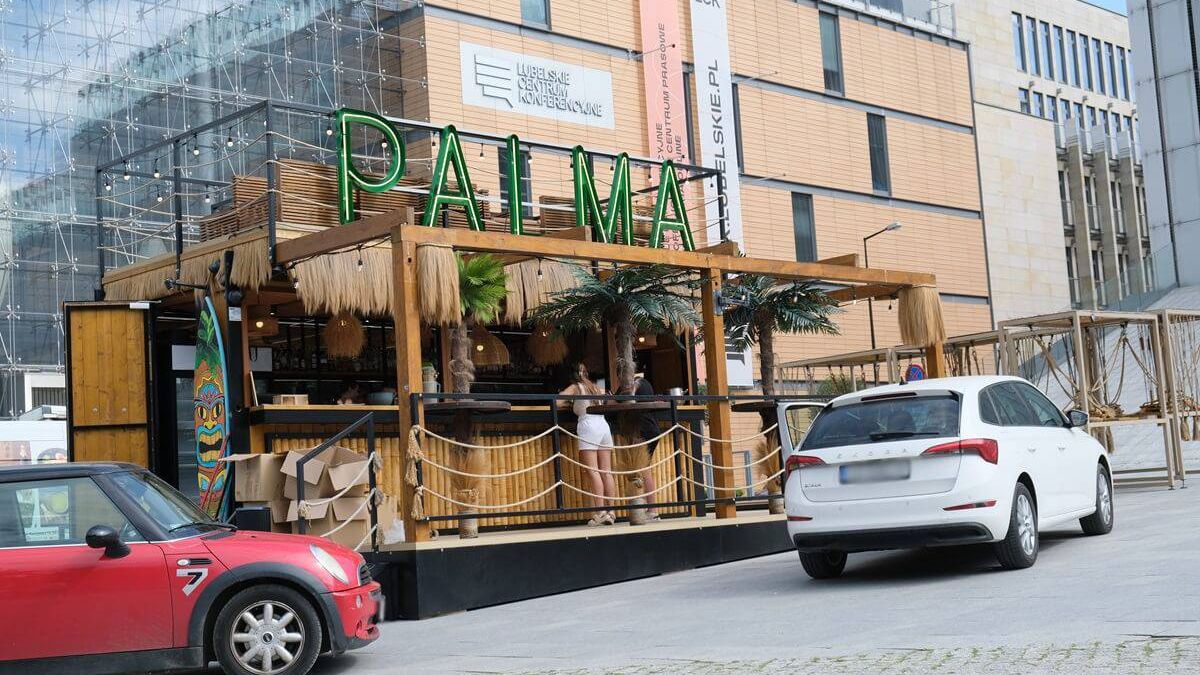 Letni bar Palma przed CSK
