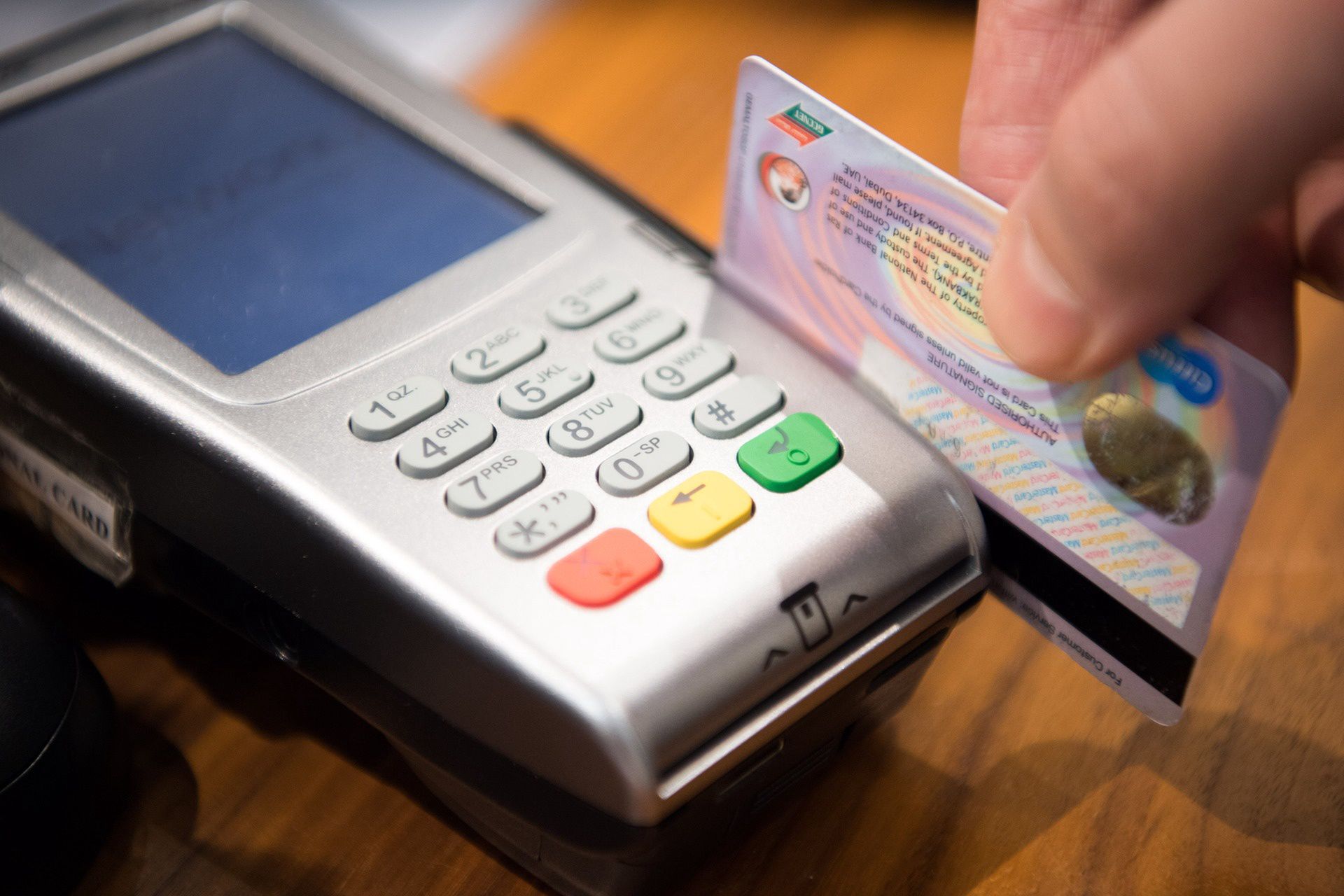 Visa: klienci powinni zwrócić się do swoich banków o pomoc. 
