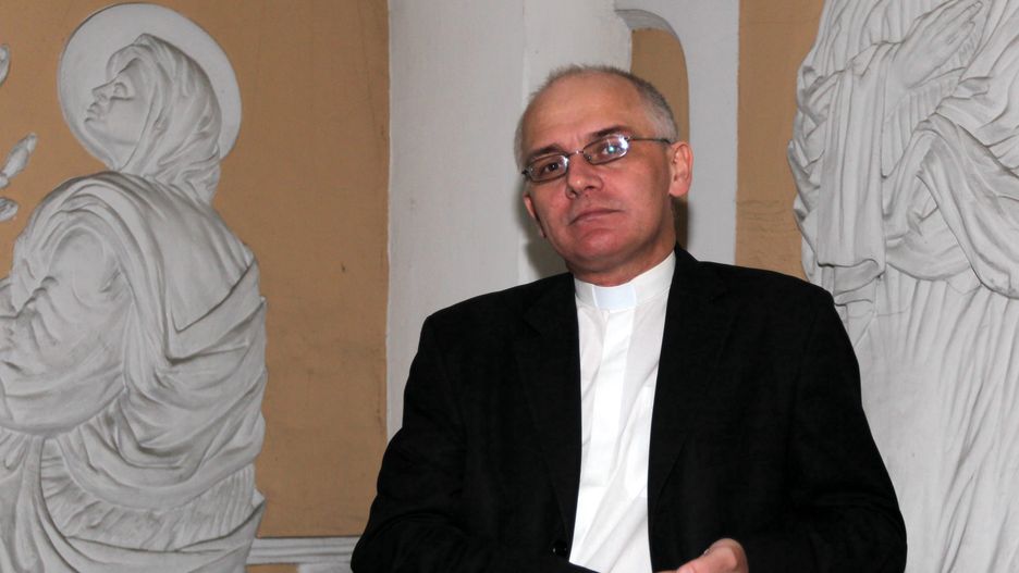 Ks. Krzysztof Mądel o polskim Kościele. "Daleko za współczesnością"