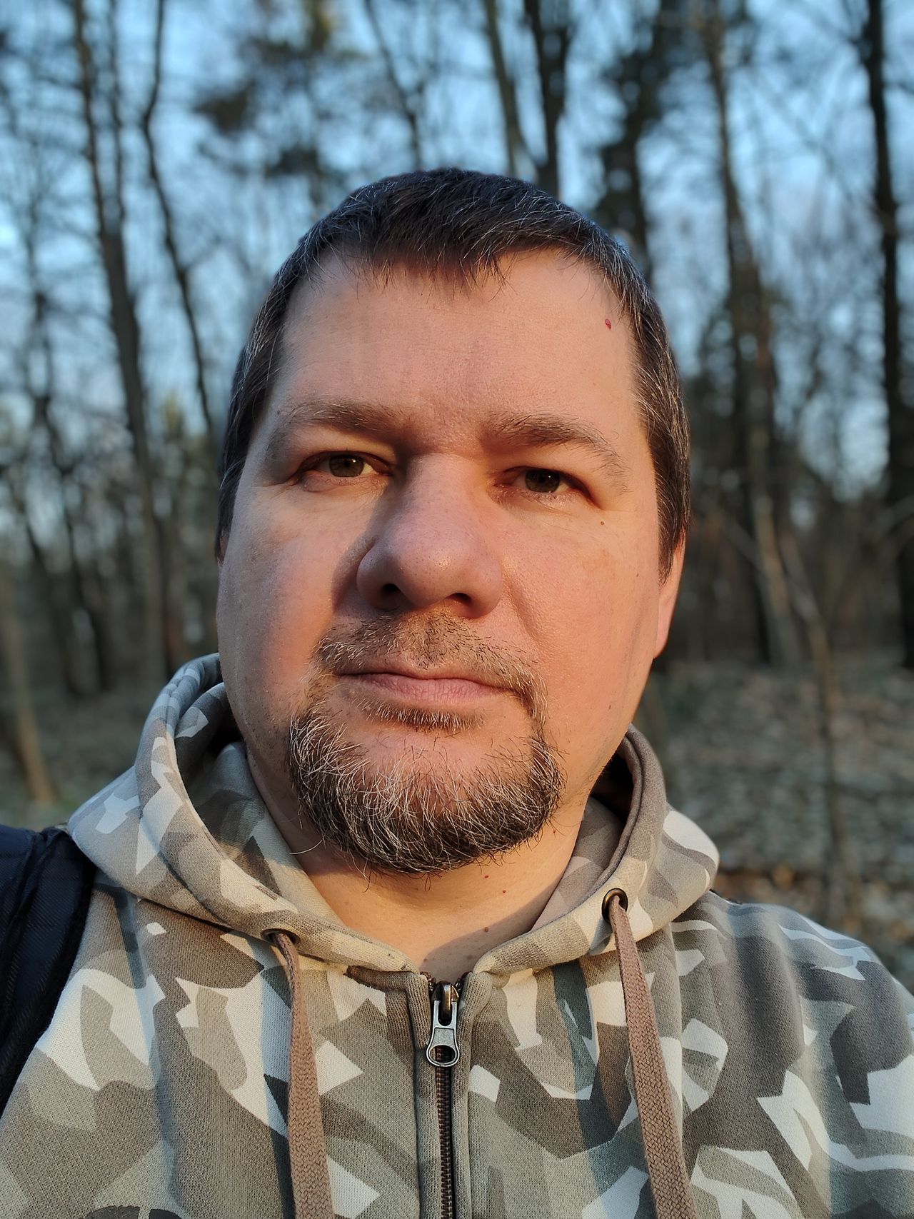 OPPO Reno13 FS 5G nie zmniejsza zdjęć i serwuje je nam w pełnej 32 Mpix rozdzielczości. Mimo to z mniejszą liczbą przejść tonalnych.
