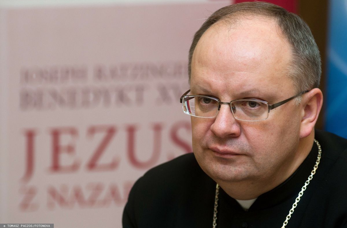 Biskup o pedofilii w Kościele: w Watykanie są przekonani, że robimy wszystko, co możemy 