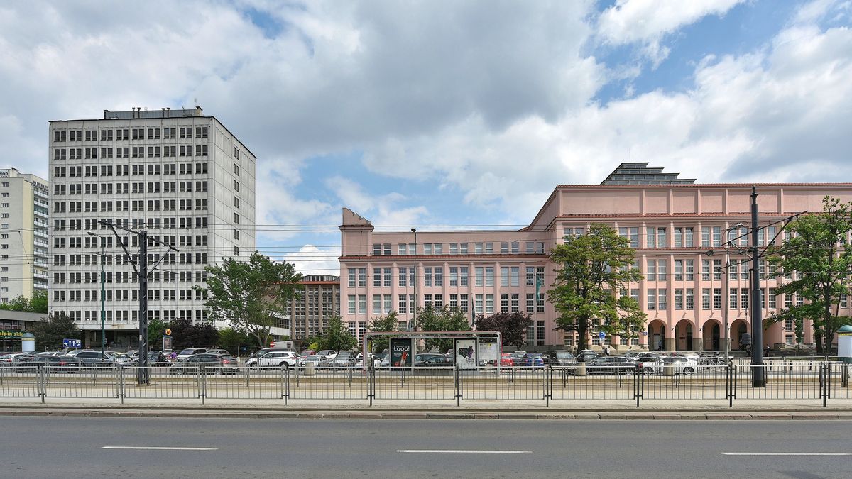 Rektor SGH uważa, że przez pandemię może upaść nawet połowa firm.