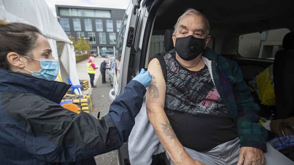 Nie wszyscy Brytyjczycy mogą liczyć na otrzymanie szczepionki na koronawirusa 