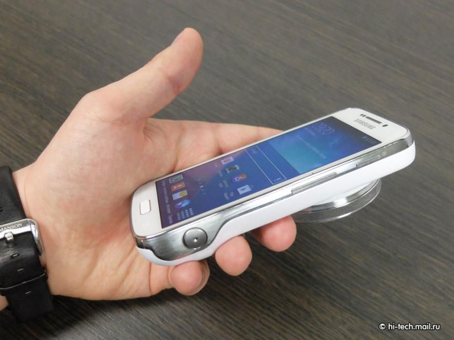 Samsung Galaxy S4 Zoom (fot. hi-tech.mail.ru)