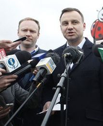 Kaczyński "zreformował" Biedronkę? Oto jak politycy flirtowali z siecią dyskontów