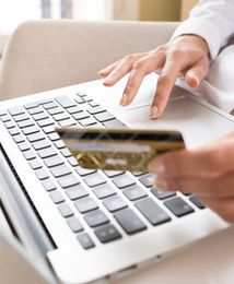 Polacy tłumnie ruszyli na zakupy internetowe