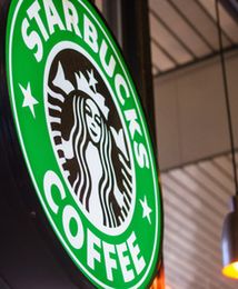 Śmiały plan Starbucks. Wkracza na terytorium, na którym rządzi fast food