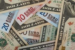 Euro traci do dolara. EBC dłużej utrzyma "luźną" politykę