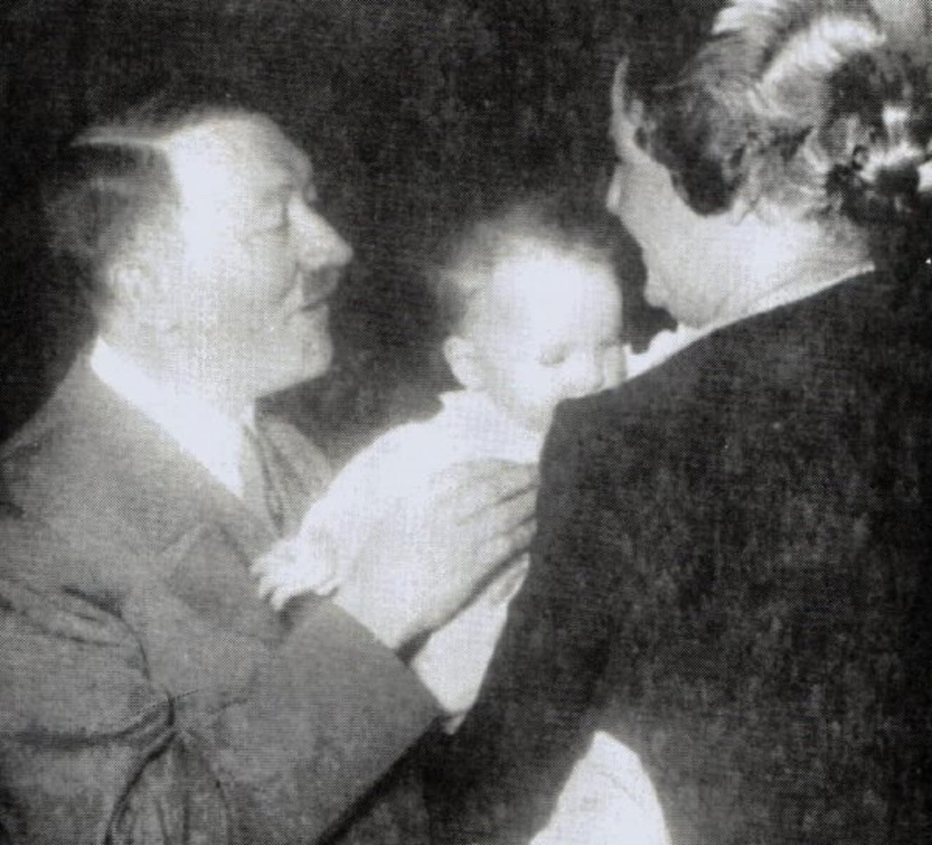 Hitler z małą Eddą Göring 