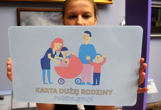 Karta Dużej Rodziny. Rafalska zapowiada zwiększenie dostępności do zniżek
