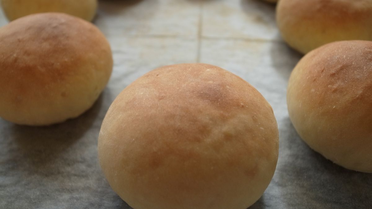 Bułki bezglutenowe z mąki z ryżu brązowego, skrobi z tapioki i skrobi ziemniaczanej