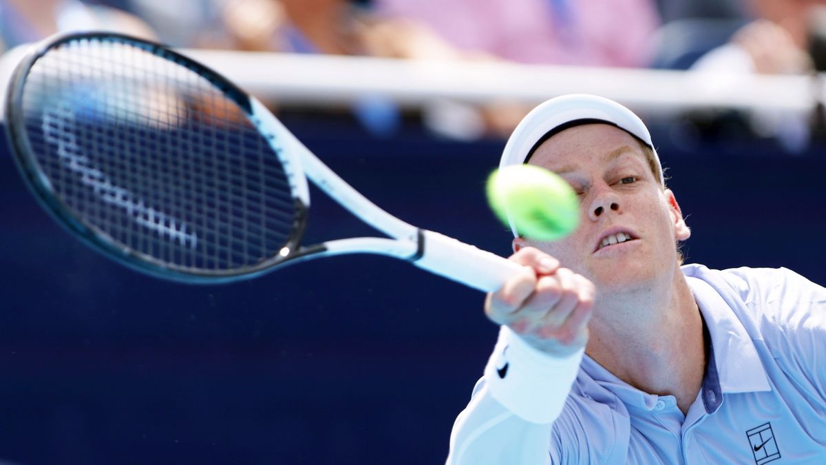 PAP/EPA / Mark Lyons / Na zdjęciu: Jannik Sinner