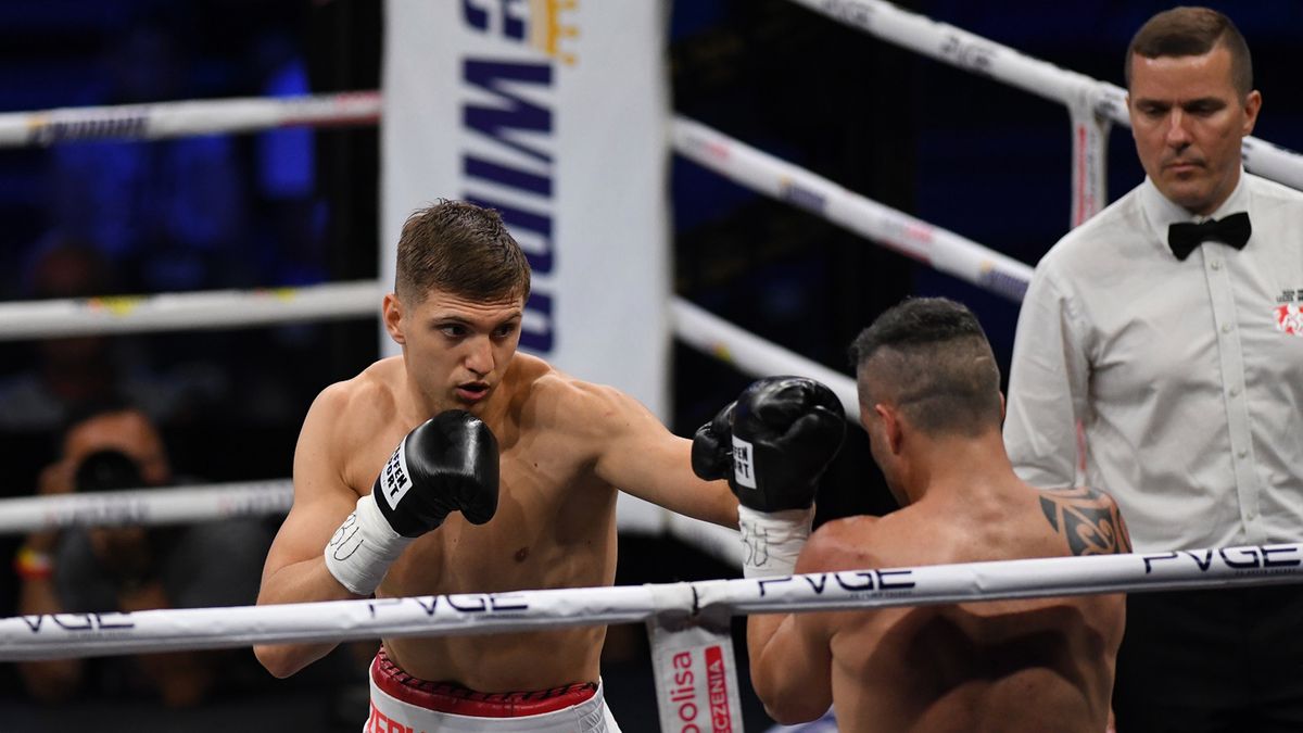 PAP / Michał Zieliński / Na zdjęciu: Fiodor Czerkaszyn w walce z Damianem Bonelli