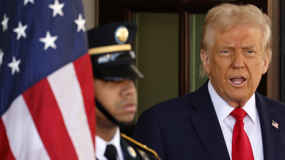 WASHINGTON, DC - FEBRUARY 28: U.S. President Donald Trump stands outside the West Wing before welcoming Ukrainian President Volodymyr Zelensky at the White House on February 28, 2025 in Washington, DC. Zelensky left the White House early following a heated meeting in the Oval Office with U.S. President Donald Trump and Vice President JD Vance. Zelensky and Trump were scheduled to sign a preliminary agreement on sharing Ukraine’s mineral resources and negotiate ongoing security support from Ukraine. (Photo by Chip Somodevilla/Getty Images)