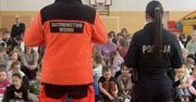 Bytów: Zima pod kontrolą. Policjanci uczą dzieci bezpieczeństwa