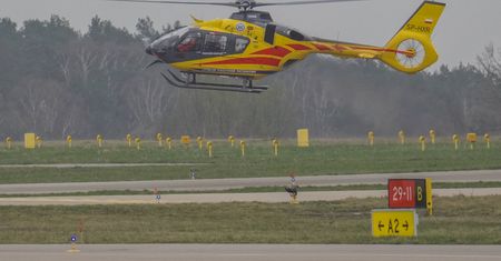 Wypadek busa. Sześć osób rannych, droga zablokowana