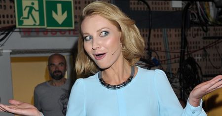 Pozbawiona wyczucia Joanna Moro "reaguje" na sytuację w Afganistanie, wijąc się na zdjęciu w STROJU KĄPIELOWYM (FOTO)