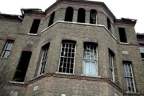 10 fascynujących opuszczonych szpitali 23