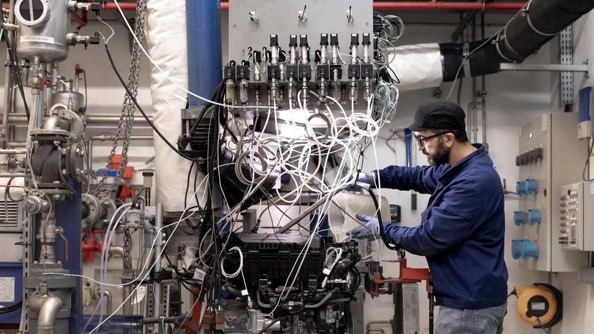 Stellantis intensywnie pracuje nad wykorzystaniem e-paliw 