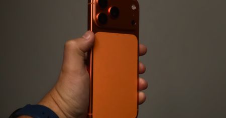 iOS 27 jednak z ograniczeniami. Apple wycofuje funkcję dla starszych iPhone’ów