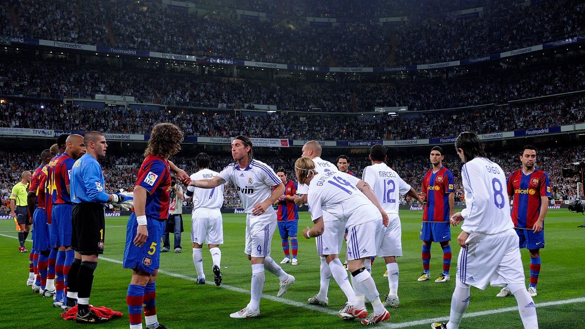 FC Barcelona wykonująca szpaler wobec Realu Madryt w 2008 roku