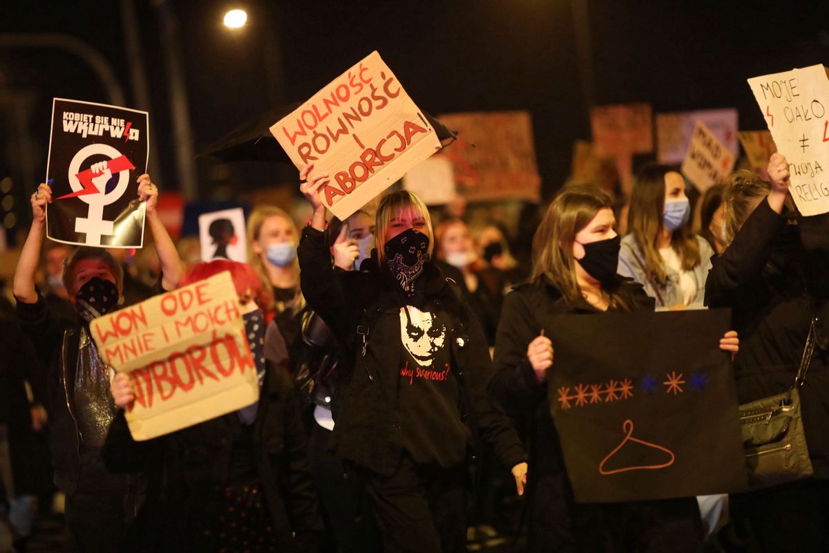 Protesty w Polsce. Strajk kobiet popiera większość Polaków