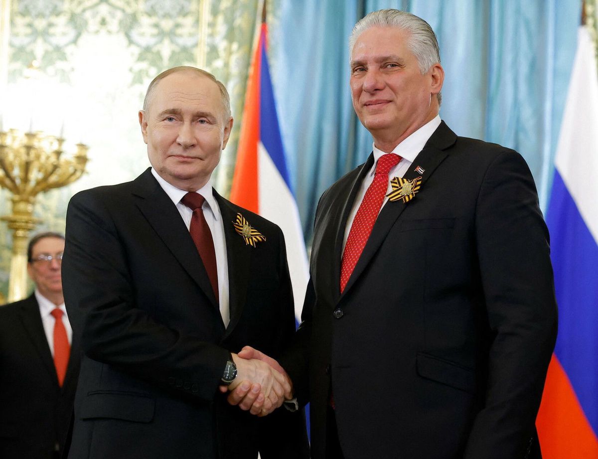 Władimir Putin i prezydent Kuby Miguel Diaz-Canel