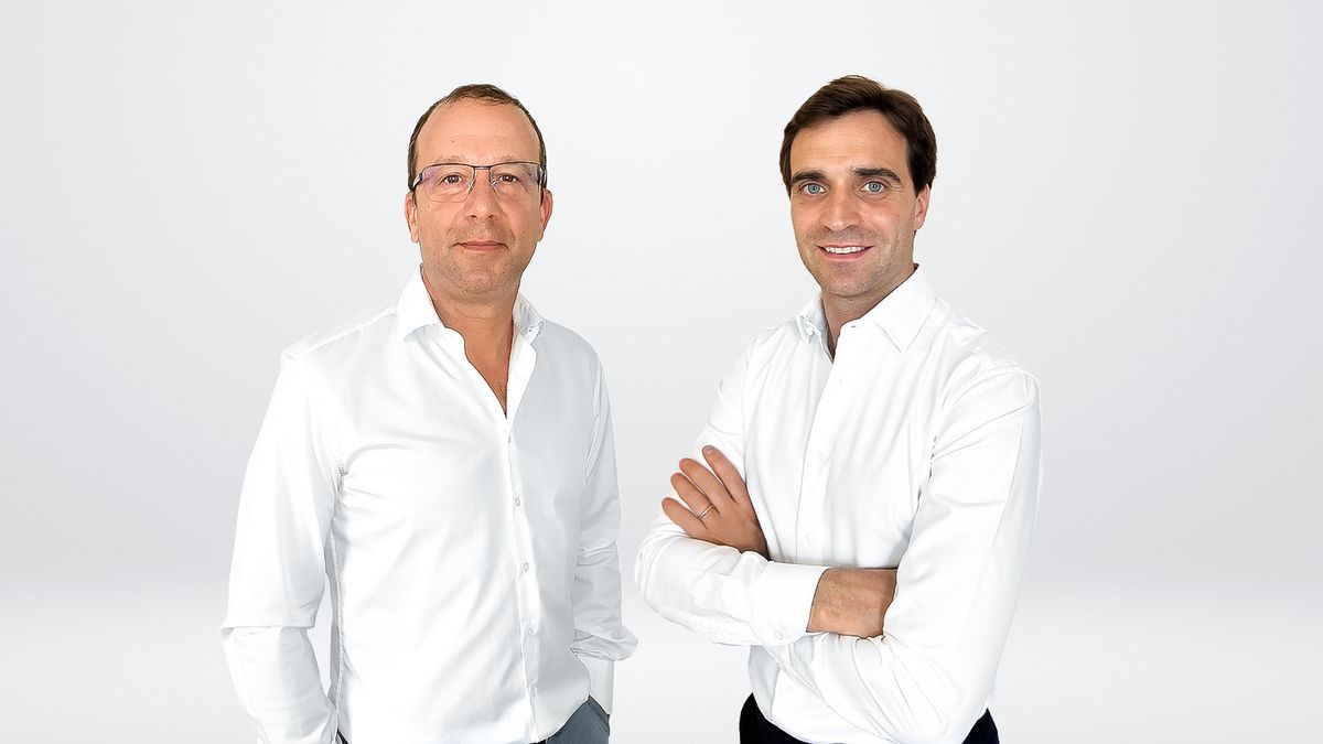 Zdjęcie okładkowe artykułu: Materiały prasowe / Ferrari / Na zdjęciu: Loic Serra (z lewej) i Jerome d'Ambrosio