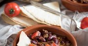 Konkurencja dla chilli con carne. Przepis na rozgrzewający gulasz z fasolą i mięsem
