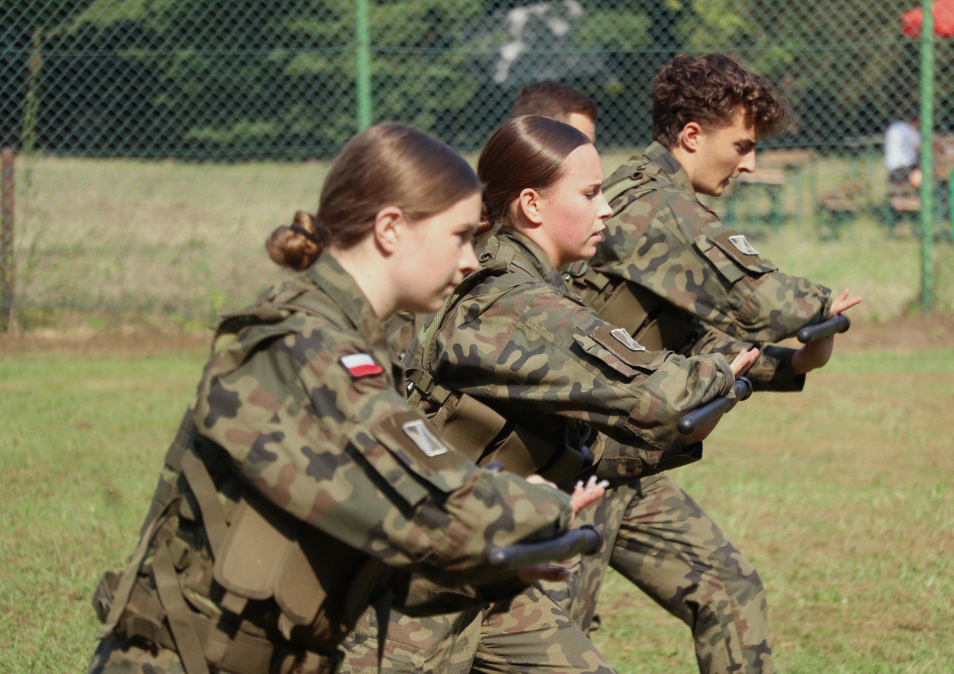 Pokaz kadetów klasy wojskowej w Trzebini