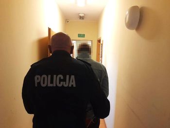Wywieźli do lasu i pobili. Sprawcy zatrzymani przez kościerskich kryminalnych