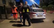 Roztrzęsiona pukała w nocy do drzwi. Na miejsce wezwano służby