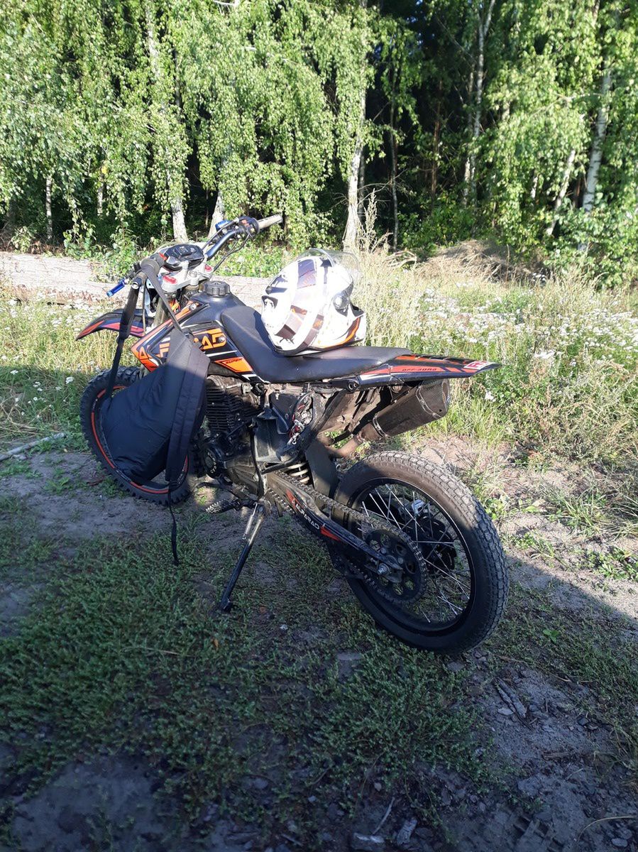 Nieletni na motocyklu bez uprawnień i ubezpieczenia, zatrzymany przez policjantów