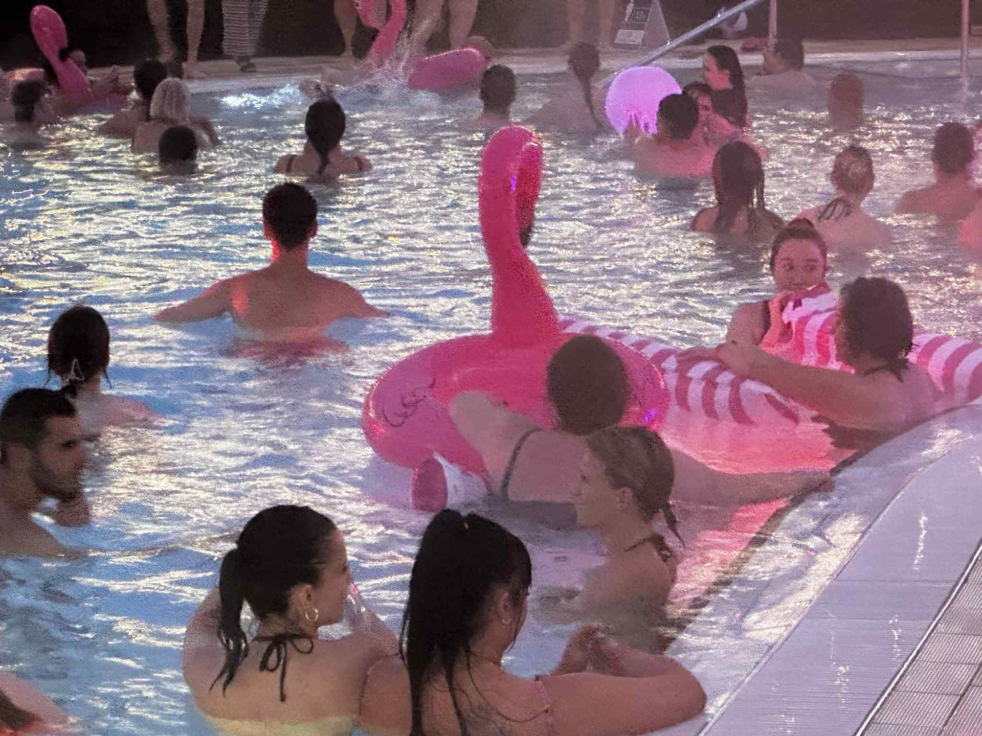 pink party fala
