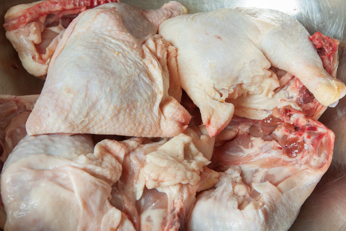 Rising concerns over common chicken preparation practices that risk public health