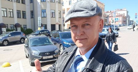 Tajemnicza partnerka byłego sędziego. Sprawdzili Olenę K.