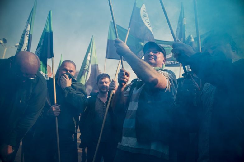 05.10.2015. Protest górników i związkowców pod kopalnią węgla kamiennego Brzeszcze
