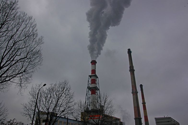 Europosłowie poparli ograniczenie emisji gazów cieplarnianych. To źle dla Polski
