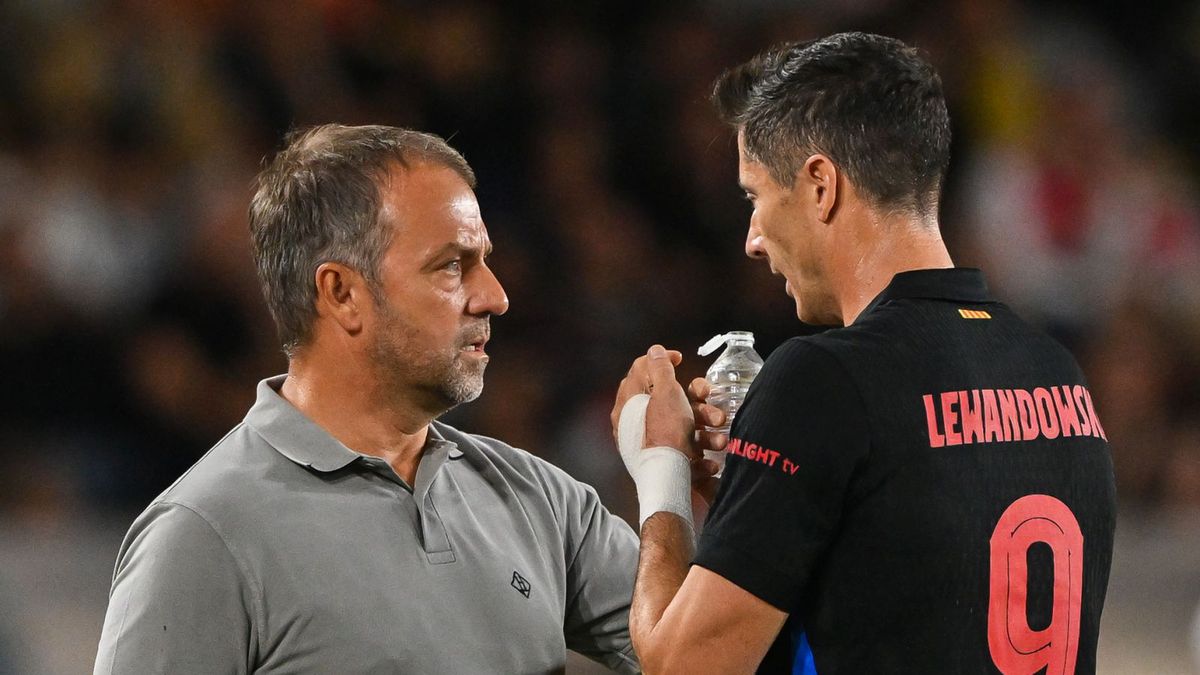 Getty Images /  Chris Ricco - UEFA / Na zdjęciu: Hansi Flick i Robert Lewandowski